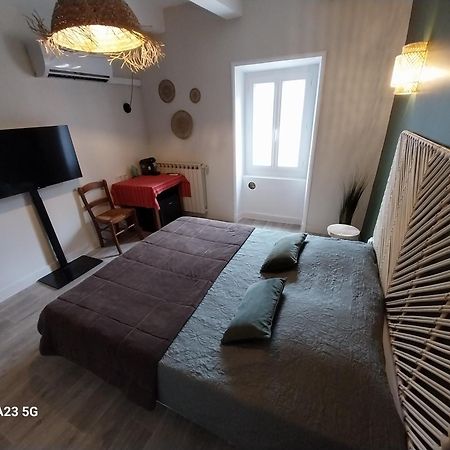 Le 18 By Benson Hotel Bollène Eksteriør billede
